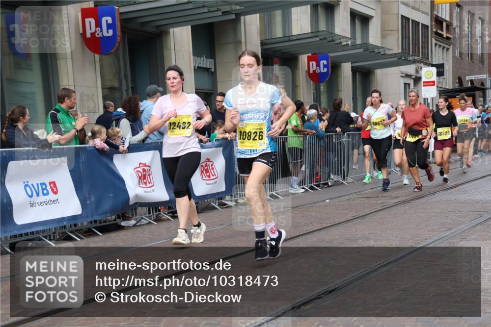 13.09.2026 - 21. swb-Marathon Bremen Strokosch-Dieckow http://msf.ph/oto/10318473 13.09.2026 10:57:59 Ziel 10249, 10494, 10530, 10543, 10604, 10673, 10750, 10798, 10826, 10828, 10903, 10914, 10931, 10932, 11004, 11120, 11131, 11152, 11202, 11295, 11388, 11403, 11420, 11455, 11686, 11750, 11752, 11884, 11906, 11952, 11953, 12017, 12092, 12386, 12387, 12441, 12482, 12518, 10078, 10460, 10543, 10559, 10565, 10707, 10728, 10826, 11136, 11153, 11332, 11532, 11568, 11824, 11856, 11863, 12222, 12228, 12231, 12264, 12427, 12551 meine-sportfotos.de