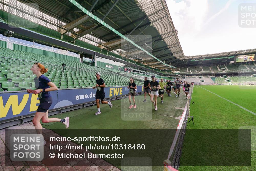 13.09.2026 - 21. swb-Marathon Bremen Michael Burmester http://msf.ph/oto/10318480 13.09.2026 13:16:40 Laufen im Stadion 134, 143, 153, 231, 263, 267, 271, 449, 588, 598, 612, 653, 990, 1057, 1185, 1312, 1465, 1539, 1813, 1825, 1874, 1987, 2013, 2067, 2096, 2218, 2235, 2259, 2351, 2359, 2363, 2381, 2385, 2386, 2389, 2468, 2532, 2550, 2562, 2579, 2586, 2655, 2664, 2667, 2678, 2698, 2760, 2778, 2783, 2797, 2799, 2821, 2846, 2859, 2874, 2974, 2984, 2996, 3001, 3075, 3104, 3133, 3157, 3165, 3185, 3195, 3213, 3237, 3265, 3314, 3331, 3366, 3382, 3387, 3479, 3486, 3501, 3506, 3512, 3829 meine-sportfotos.de