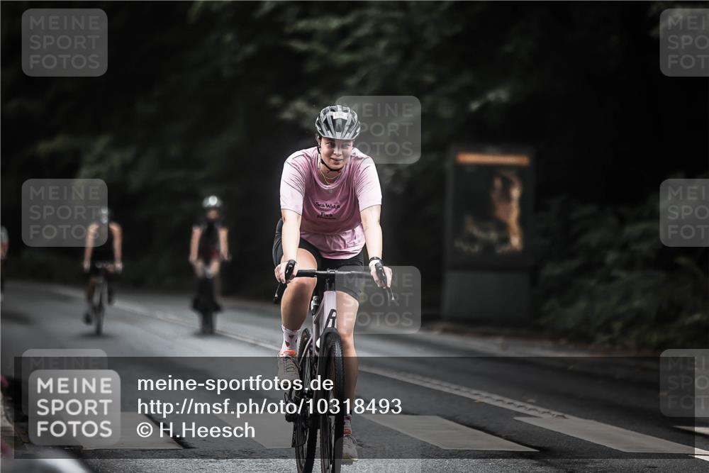 13.09.2026 - Stadtparktriathlon H.Heesch http://msf.ph/oto/10318493 13.09.2026 13:02:28 Radfahren 1195, 1334, 1347, 1363, 1364, 1380, 1408 meine-sportfotos.de