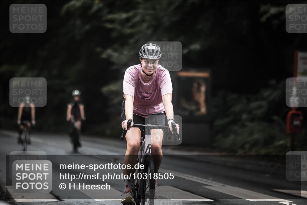 13.09.2026 - Stadtparktriathlon H.Heesch http://msf.ph/oto/10318505 13.09.2026 13:02:28 Radfahren 1195, 1334, 1347, 1363, 1364, 1380, 1408 meine-sportfotos.de