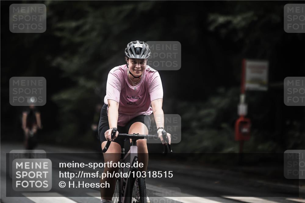 13.09.2026 - Stadtparktriathlon H.Heesch http://msf.ph/oto/10318515 13.09.2026 13:02:28 Radfahren 1195, 1334, 1347, 1363, 1364, 1380, 1408 meine-sportfotos.de