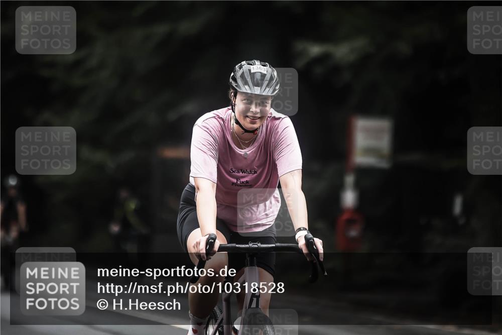 13.09.2026 - Stadtparktriathlon H.Heesch http://msf.ph/oto/10318528 13.09.2026 13:02:29 Radfahren 1195, 1220, 1334, 1347, 1363, 1364, 1380, 1408 meine-sportfotos.de