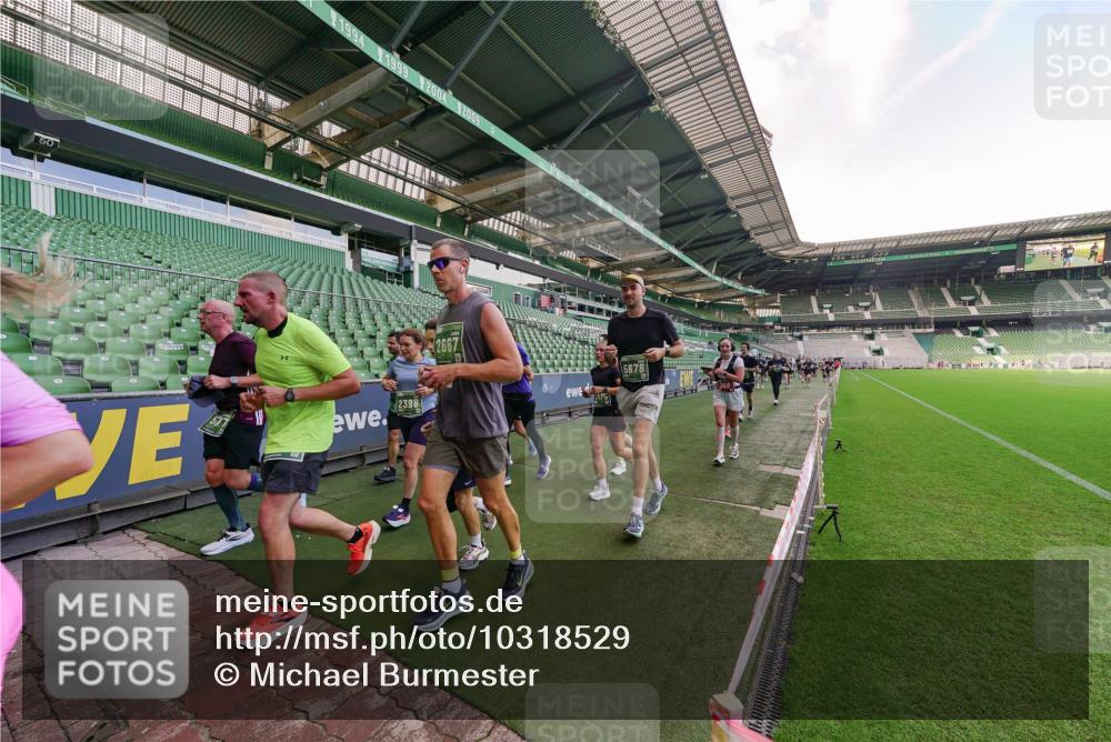 13.09.2026 - 21. swb-Marathon Bremen Michael Burmester http://msf.ph/oto/10318529 13.09.2026 13:16:45 Laufen im Stadion 134, 143, 153, 231, 263, 267, 271, 449, 588, 598, 612, 653, 990, 1057, 1185, 1312, 1424, 1425, 1465, 1539, 1790, 1813, 1825, 1874, 1987, 2013, 2067, 2096, 2218, 2259, 2351, 2363, 2381, 2385, 2386, 2389, 2419, 2468, 2532, 2550, 2562, 2579, 2586, 2655, 2664, 2667, 2678, 2698, 2760, 2778, 2783, 2797, 2799, 2821, 2846, 2859, 2874, 2974, 2984, 2996, 3001, 3075, 3104, 3133, 3157, 3165, 3185, 3195, 3213, 3237, 3265, 3314, 3331, 3366, 3382, 3387, 3431, 3479, 3486, 3501, 3506, 3512 meine-sportfotos.de