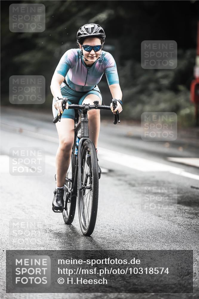 13.09.2026 - Stadtparktriathlon H.Heesch http://msf.ph/oto/10318574 13.09.2026 11:54:31 Radfahren 749, 824, 840, 885 meine-sportfotos.de