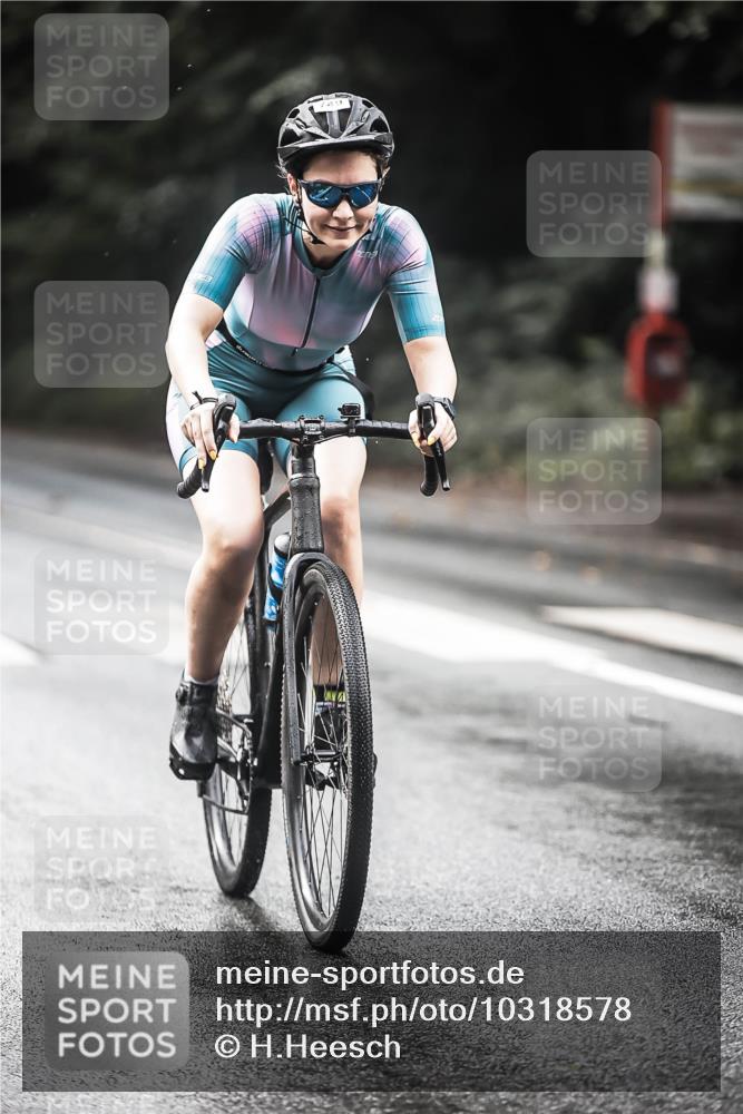 13.09.2026 - Stadtparktriathlon H.Heesch http://msf.ph/oto/10318578 13.09.2026 11:54:31 Radfahren 749, 824, 840, 885 meine-sportfotos.de