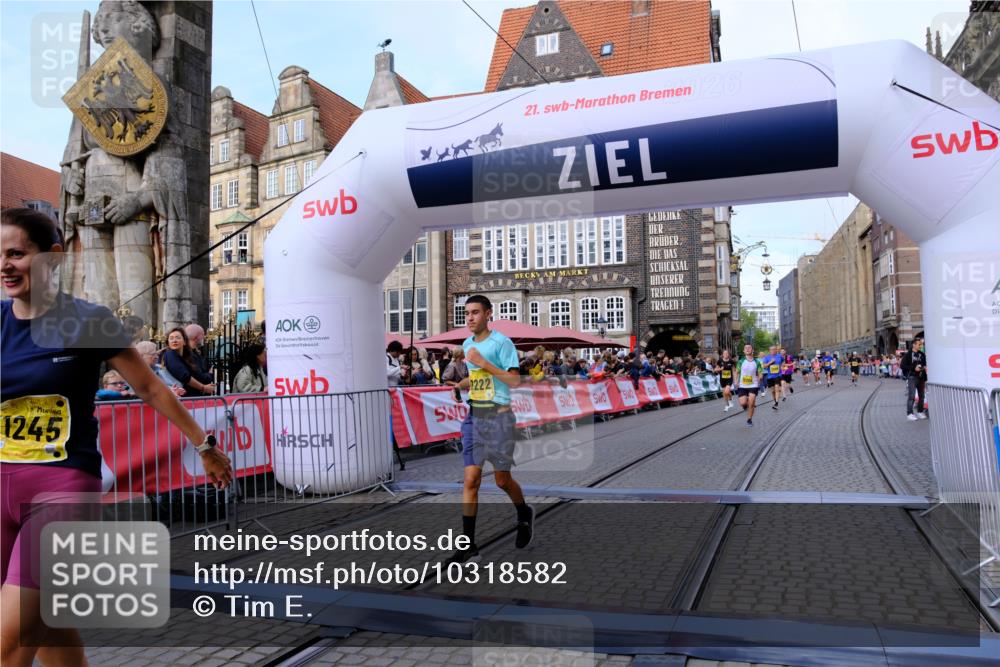 13.09.2026 - 21. swb-Marathon Bremen Tim E. http://msf.ph/oto/10318582 13.09.2026 10:57:56 Ziel 10177, 10460, 11106, 11153, 11245, 11365, 11480, 11532, 11568, 11734, 11965, 11966, 12111, 12222, 12228, 12264, 12372 meine-sportfotos.de