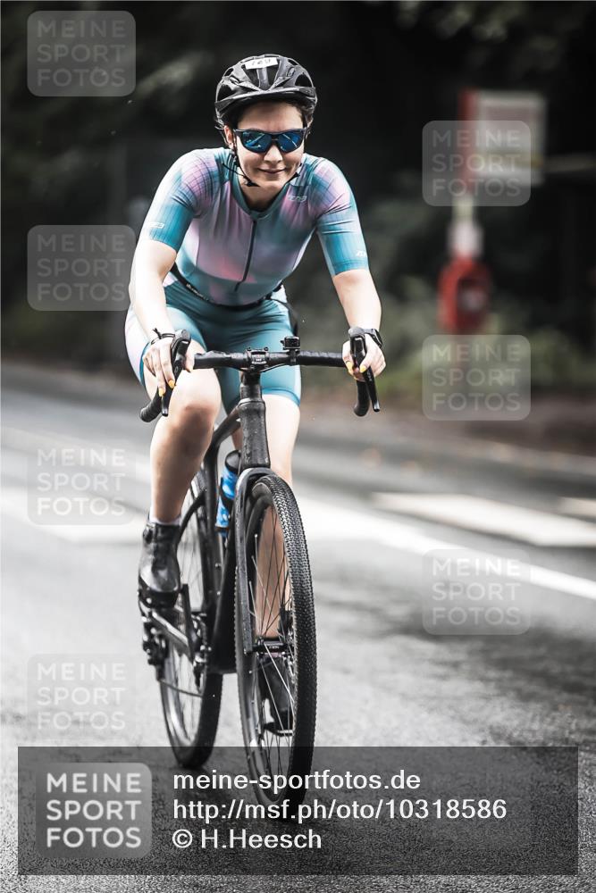 13.09.2026 - Stadtparktriathlon H.Heesch http://msf.ph/oto/10318586 13.09.2026 11:54:31 Radfahren 749, 824, 840, 885 meine-sportfotos.de