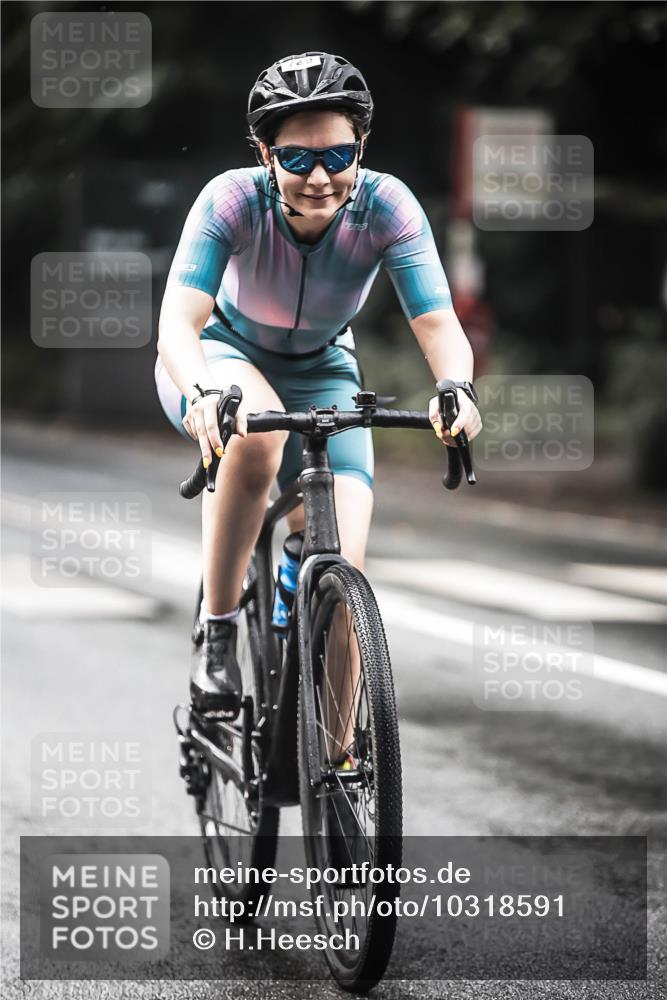 13.09.2026 - Stadtparktriathlon H.Heesch http://msf.ph/oto/10318591 13.09.2026 11:54:31 Radfahren 749, 824, 840, 885 meine-sportfotos.de