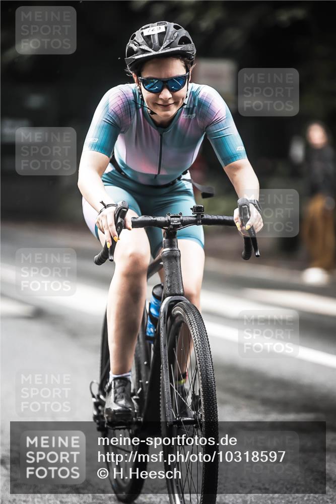 13.09.2026 - Stadtparktriathlon H.Heesch http://msf.ph/oto/10318597 13.09.2026 11:54:31 Radfahren 749, 824, 840, 885 meine-sportfotos.de