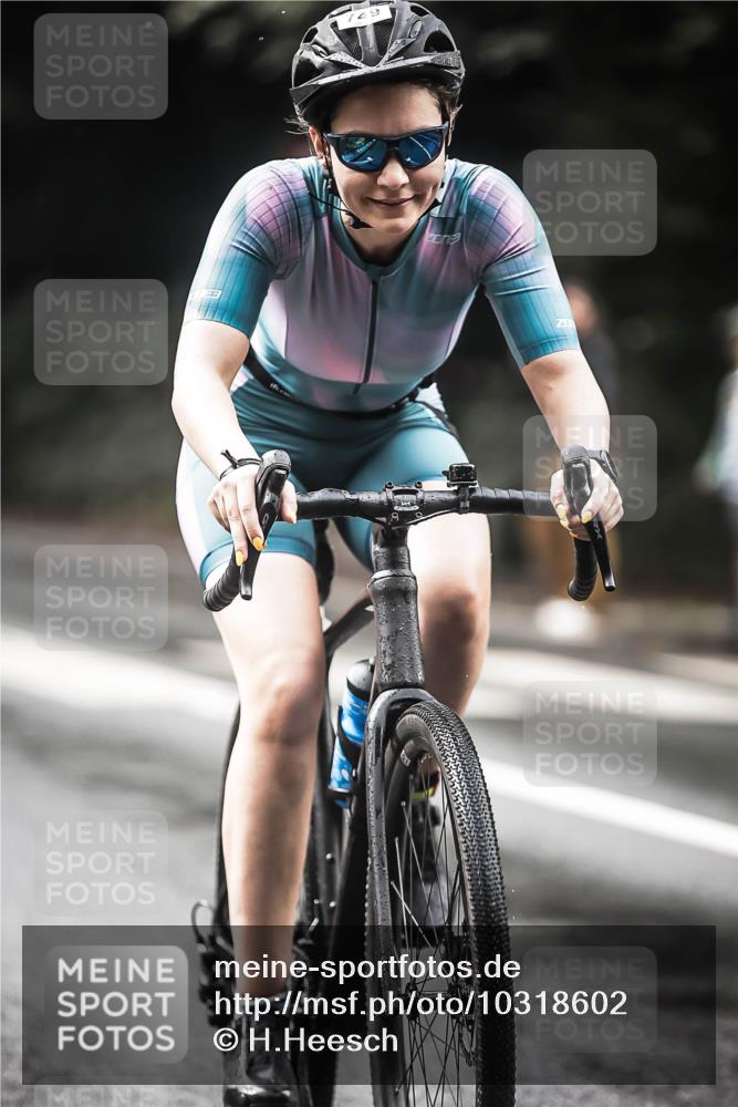 13.09.2026 - Stadtparktriathlon H.Heesch http://msf.ph/oto/10318602 13.09.2026 11:54:31 Radfahren 749, 824, 840, 885 meine-sportfotos.de