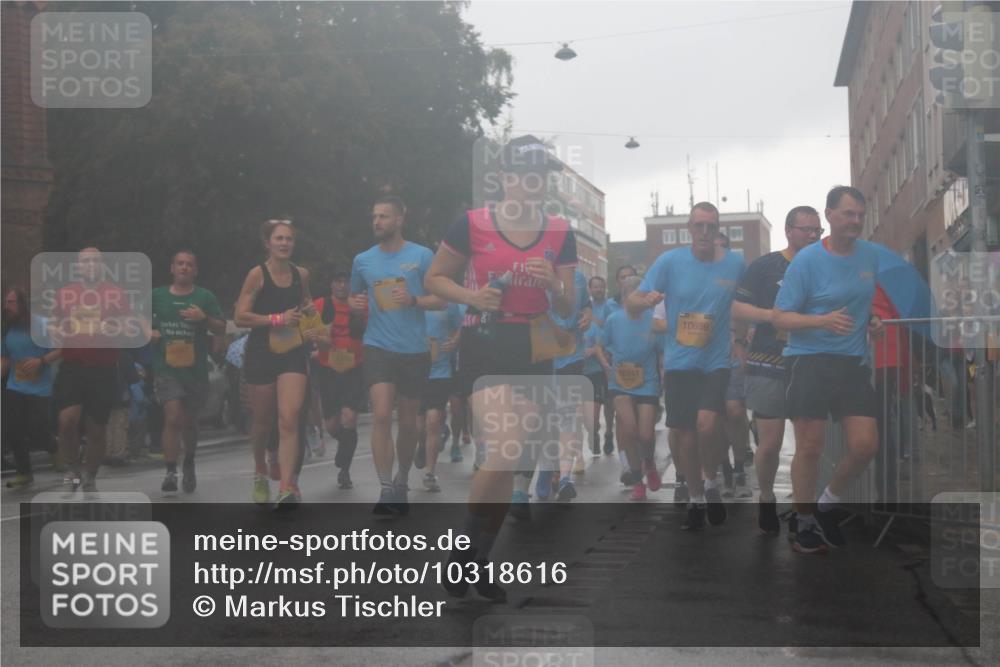 13.09.2026 - Kiel Lauf Markus Tischler http://msf.ph/oto/10318616 13.09.2026 10:49:40 Fleethörn 9265, 10241, 10689 meine-sportfotos.de