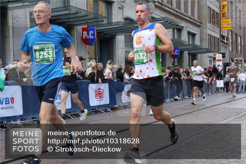 13.09.2026 - 21. swb-Marathon Bremen Strokosch-Dieckow http://msf.ph/oto/10318628 13.09.2026 13:17:14 Ziel 560, 771, 842, 1297, 2008, 2125, 2234, 2812, 3148, 3760, 4171, 4498, 4499, 4620, 5041, 5550, 5817, 6095, 6734, 6803, 7901, 8100, 8250, 8253, 8446, 8532, 8714, 9075, 9400, 9505, 13107, 385, 1970, 2052, 2319, 3246, 3706, 4156, 4805, 6624, 6704, 6734, 6759, 6819, 6953, 7284, 7297, 8111, 8418, 8858 meine-sportfotos.de