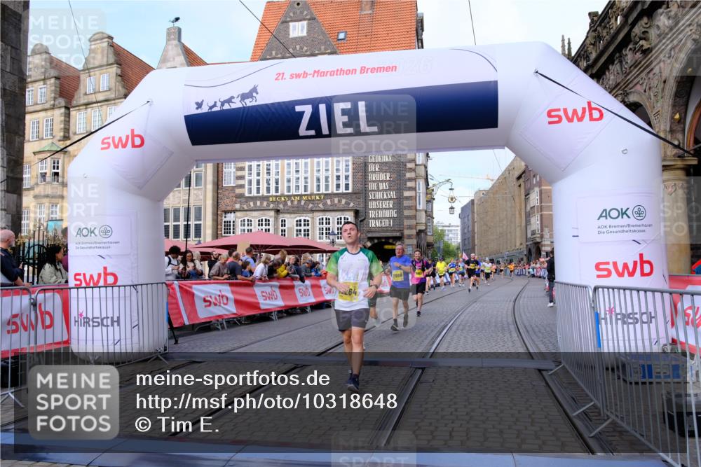 13.09.2026 - 21. swb-Marathon Bremen Tim E. http://msf.ph/oto/10318648 13.09.2026 10:57:59 Ziel 10177, 10460, 10707, 10728, 11106, 11153, 11245, 11480, 11532, 11568, 11856, 11965, 11966, 12222, 12228, 12231, 12264, 12427, 12555 meine-sportfotos.de