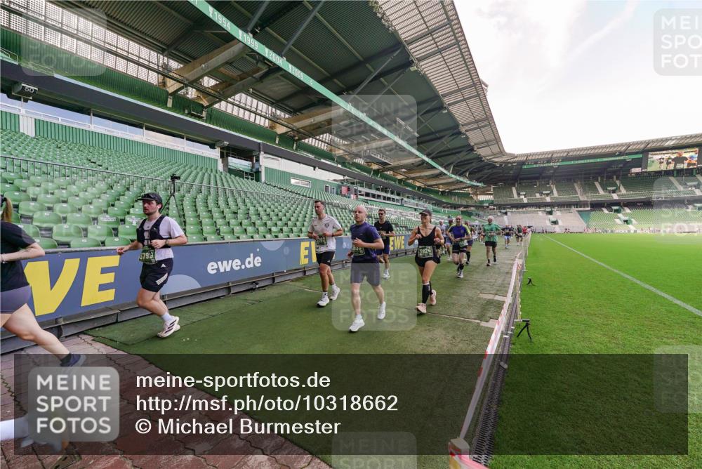 13.09.2026 - 21. swb-Marathon Bremen Michael Burmester http://msf.ph/oto/10318662 13.09.2026 13:16:57 Laufen im Stadion 134, 143, 153, 231, 267, 271, 449, 588, 598, 612, 653, 990, 1057, 1185, 1312, 1424, 1425, 1465, 1539, 1790, 1813, 1825, 1874, 1987, 2013, 2067, 2096, 2218, 2259, 2351, 2363, 2381, 2386, 2389, 2419, 2468, 2532, 2550, 2562, 2579, 2586, 2601, 2655, 2664, 2678, 2698, 2778, 2797, 2799, 2821, 2846, 2874, 2974, 2984, 2996, 3001, 3075, 3104, 3133, 3165, 3180, 3195, 3213, 3237, 3265, 3314, 3331, 3337, 3366, 3382, 3387, 3421, 3431, 3479, 3486, 3501, 3506, 3512, 3548 meine-sportfotos.de