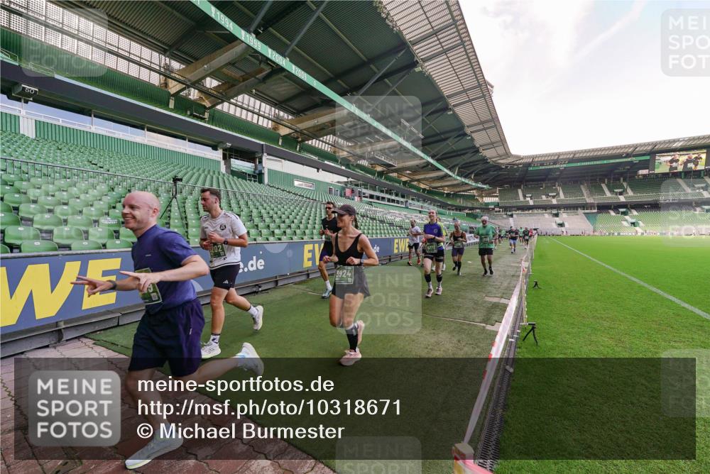 13.09.2026 - 21. swb-Marathon Bremen Michael Burmester http://msf.ph/oto/10318671 13.09.2026 13:16:58 Laufen im Stadion 134, 143, 153, 231, 267, 271, 449, 588, 598, 612, 653, 990, 1057, 1185, 1312, 1424, 1425, 1465, 1539, 1790, 1813, 1825, 1874, 1987, 2013, 2067, 2096, 2218, 2259, 2351, 2363, 2381, 2389, 2419, 2468, 2532, 2550, 2562, 2579, 2586, 2601, 2647, 2655, 2664, 2678, 2698, 2778, 2797, 2799, 2821, 2846, 2874, 2974, 2984, 2996, 3001, 3075, 3104, 3133, 3165, 3180, 3195, 3213, 3237, 3265, 3314, 3331, 3337, 3366, 3382, 3387, 3421, 3431, 3479, 3486, 3501, 3506, 3512, 3548 meine-sportfotos.de