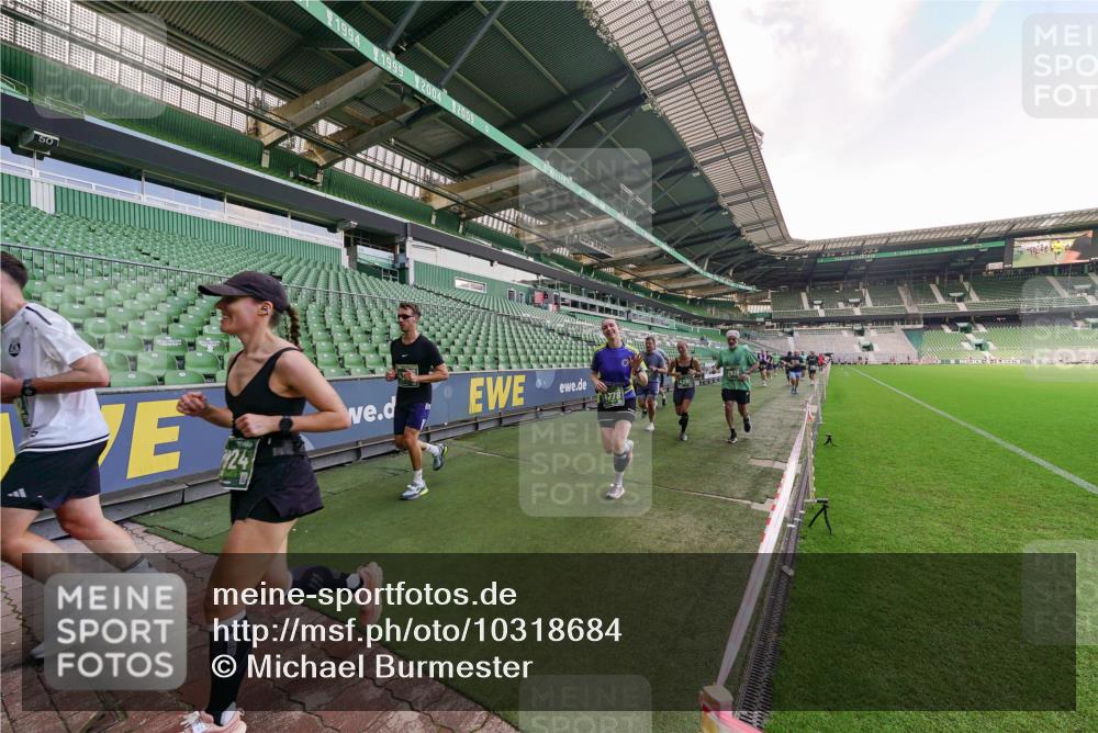 13.09.2026 - 21. swb-Marathon Bremen Michael Burmester http://msf.ph/oto/10318684 13.09.2026 13:16:58 Laufen im Stadion 134, 143, 153, 231, 267, 271, 449, 588, 598, 612, 653, 990, 1057, 1185, 1312, 1424, 1425, 1465, 1539, 1790, 1813, 1825, 1874, 1987, 2013, 2067, 2096, 2218, 2259, 2351, 2363, 2381, 2389, 2419, 2468, 2532, 2550, 2562, 2579, 2586, 2601, 2647, 2655, 2664, 2678, 2698, 2778, 2797, 2799, 2821, 2846, 2874, 2974, 2984, 2996, 3001, 3075, 3104, 3133, 3165, 3180, 3195, 3213, 3237, 3265, 3314, 3331, 3337, 3366, 3382, 3387, 3421, 3431, 3479, 3486, 3501, 3506, 3512, 3548 meine-sportfotos.de