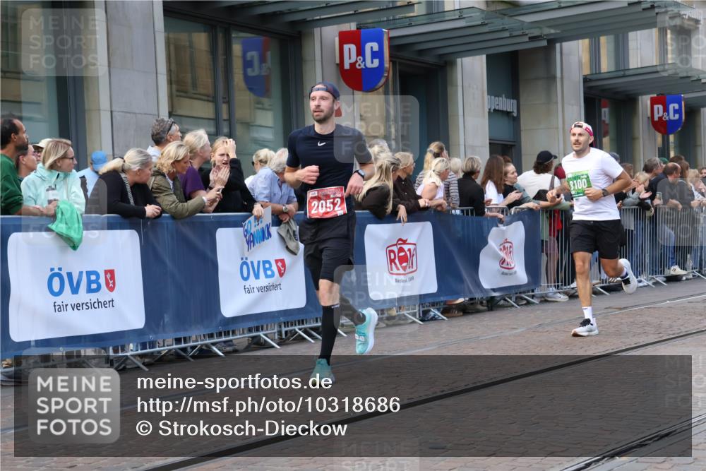 13.09.2026 - 21. swb-Marathon Bremen Strokosch-Dieckow http://msf.ph/oto/10318686 13.09.2026 13:17:15 Ziel 560, 771, 842, 1297, 2008, 2125, 2234, 2812, 3148, 3760, 4171, 4498, 4499, 4620, 5041, 5550, 5817, 6095, 6803, 7901, 8100, 8250, 8253, 8446, 8532, 8714, 9075, 9400, 9505, 13107, 385, 1970, 2052, 2319, 3246, 3706, 4156, 4805, 6095, 6624, 6704, 6734, 6759, 6819, 6953, 7284, 8111, 8418, 8858 meine-sportfotos.de
