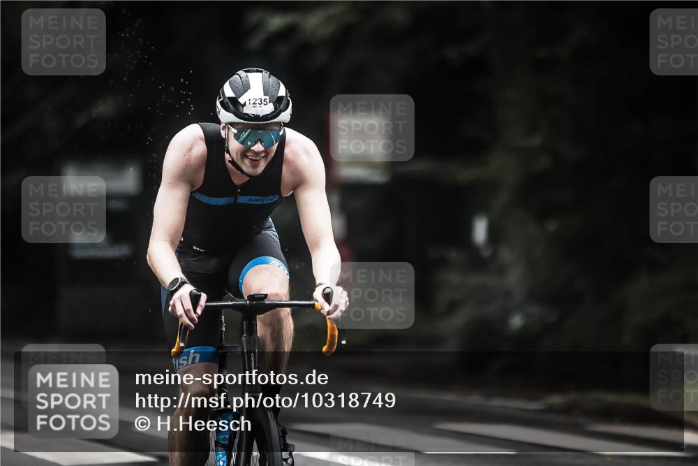 13.09.2026 - Stadtparktriathlon H.Heesch http://msf.ph/oto/10318749 13.09.2026 13:02:44 Radfahren 1193, 1235, 1375 meine-sportfotos.de