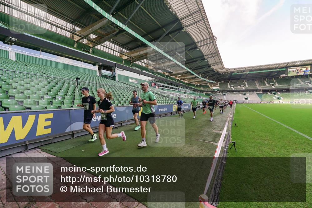 13.09.2026 - 21. swb-Marathon Bremen Michael Burmester http://msf.ph/oto/10318780 13.09.2026 13:17:09 Laufen im Stadion 134, 143, 153, 231, 267, 271, 311, 449, 588, 598, 612, 653, 990, 1057, 1185, 1312, 1424, 1425, 1465, 1539, 1790, 1813, 1825, 1987, 2013, 2067, 2096, 2218, 2259, 2351, 2363, 2381, 2389, 2419, 2468, 2532, 2550, 2562, 2579, 2586, 2601, 2647, 2655, 2664, 2678, 2698, 2778, 2797, 2799, 2821, 2846, 2974, 2984, 2996, 3001, 3104, 3133, 3180, 3195, 3213, 3237, 3314, 3331, 3337, 3366, 3387, 3421, 3431, 3479, 3486, 3501, 3506, 3512, 3548, 3654 meine-sportfotos.de