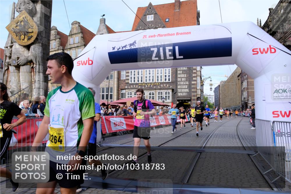 13.09.2026 - 21. swb-Marathon Bremen Tim E. http://msf.ph/oto/10318783 13.09.2026 10:58:02 Ziel 10078, 10460, 10565, 10707, 10728, 11153, 11245, 11532, 11568, 11824, 11856, 12222, 12228, 12231, 12264, 12427, 12555 meine-sportfotos.de