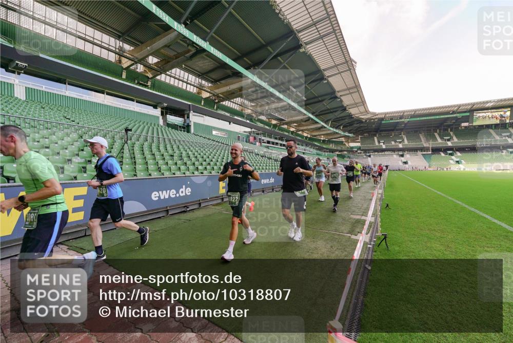 13.09.2026 - 21. swb-Marathon Bremen Michael Burmester http://msf.ph/oto/10318807 13.09.2026 13:17:13 Laufen im Stadion 134, 153, 231, 267, 271, 311, 449, 588, 598, 612, 653, 990, 1057, 1185, 1312, 1424, 1425, 1465, 1539, 1790, 1813, 1825, 1987, 2013, 2067, 2096, 2218, 2259, 2351, 2363, 2381, 2389, 2419, 2468, 2532, 2550, 2562, 2579, 2586, 2601, 2647, 2655, 2664, 2678, 2698, 2778, 2797, 2799, 2821, 2846, 2893, 2974, 2984, 2996, 3001, 3104, 3133, 3180, 3195, 3213, 3237, 3314, 3331, 3337, 3366, 3387, 3421, 3431, 3479, 3486, 3501, 3506, 3512, 3548, 3654 meine-sportfotos.de