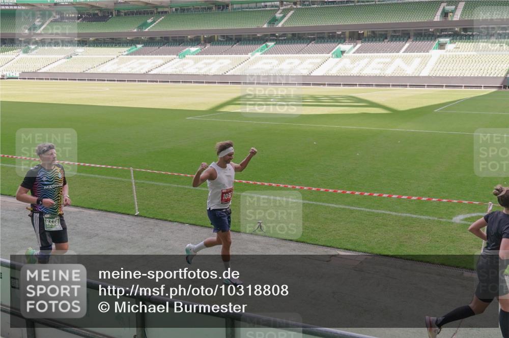 13.09.2026 - 21. swb-Marathon Bremen Michael Burmester http://msf.ph/oto/10318808 13.09.2026 12:53:57 Laufen im Stadion 102, 145, 161, 189, 313, 376, 385, 461, 472, 481, 541, 560, 615, 616, 666, 675, 696, 740, 755, 816, 827, 982, 985, 987, 1053, 1056, 1076, 1207, 1252, 1297, 1419, 1433, 1445, 1468, 1528, 1542, 1551, 1631, 1646, 1658, 1664, 1704, 1707, 1814, 2007, 2043, 2055, 2203, 2280, 2350, 2362, 2390, 2401, 2422, 2454, 2499, 2623, 2701, 2733, 2801, 2820, 2824, 2858, 2870, 2882, 2913, 2962, 2971, 2997, 3012, 3054, 3149, 3206, 3236, 3241, 3356, 3357, 3362, 3413, 4605 meine-sportfotos.de