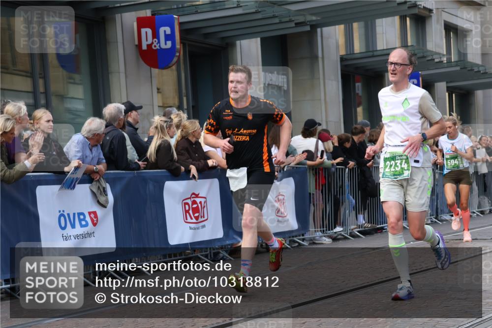 13.09.2026 - 21. swb-Marathon Bremen Strokosch-Dieckow http://msf.ph/oto/10318812 13.09.2026 13:17:18 Ziel 560, 771, 1297, 2008, 2125, 2234, 2812, 3148, 3760, 4171, 4498, 4499, 4620, 5041, 5550, 5817, 6803, 7901, 8100, 8250, 8253, 8446, 8532, 8714, 9075, 9400, 9505, 13107, 842, 2052, 3148, 3246, 3706, 4156, 4805, 6095, 6624, 6704, 6734, 6759, 6953, 7284, 8111, 8418, 8858 meine-sportfotos.de