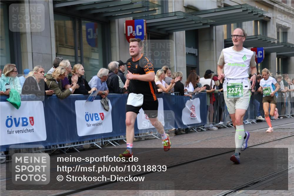 13.09.2026 - 21. swb-Marathon Bremen Strokosch-Dieckow http://msf.ph/oto/10318839 13.09.2026 13:17:18 Ziel 560, 771, 1297, 2008, 2125, 2234, 2812, 3148, 3760, 4171, 4498, 4499, 4620, 5041, 5550, 5817, 6803, 7901, 8100, 8250, 8253, 8446, 8532, 8714, 9075, 9400, 9505, 13107, 842, 2052, 3148, 3246, 3706, 4156, 4805, 6095, 6624, 6704, 6734, 6759, 6953, 7284, 8111, 8418, 8858 meine-sportfotos.de