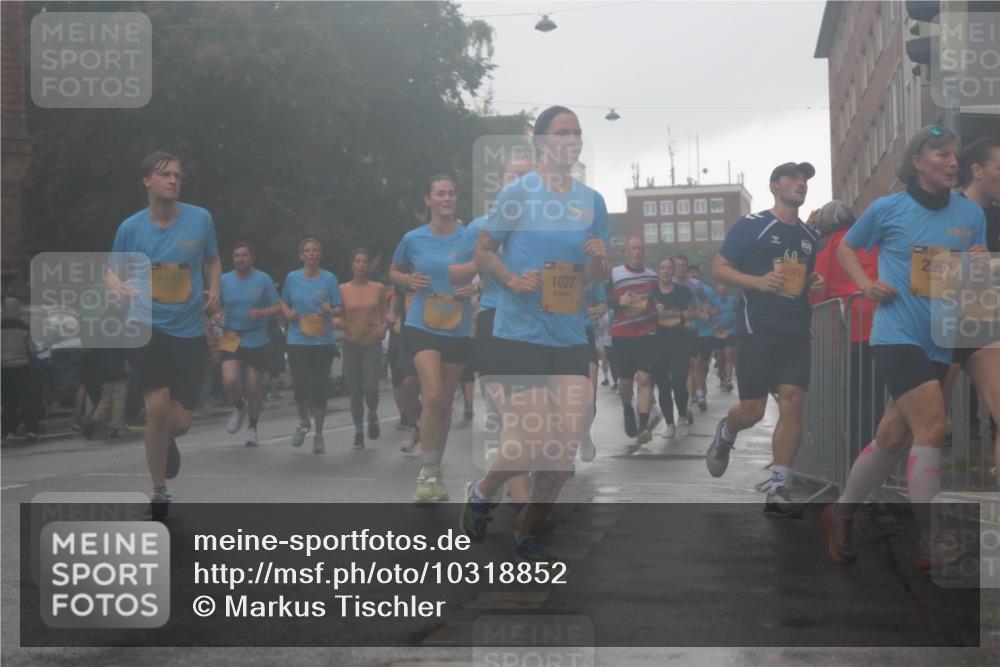 13.09.2026 - Kiel Lauf Markus Tischler http://msf.ph/oto/10318852 13.09.2026 10:49:55 Fleethörn 6110, 1027, 31, 39, 1591, 1139, 2991 meine-sportfotos.de