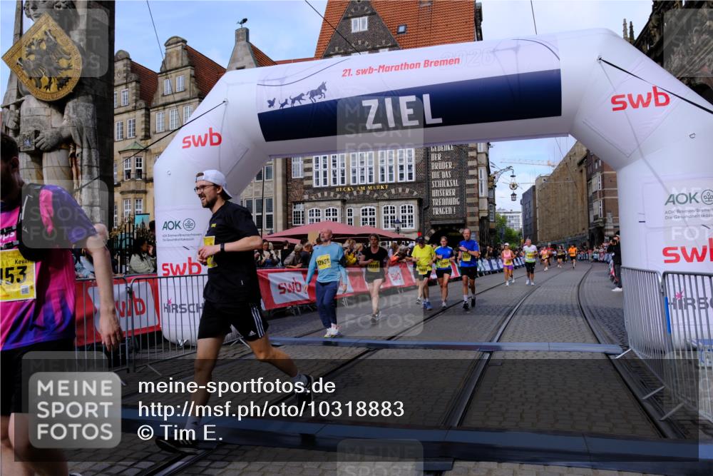 13.09.2026 - 21. swb-Marathon Bremen Tim E. http://msf.ph/oto/10318883 13.09.2026 10:58:04 Ziel 10078, 10460, 10565, 10707, 10728, 11153, 11245, 11532, 11568, 11824, 11856, 12222, 12228, 12231, 12264, 12427, 12551, 12555 meine-sportfotos.de