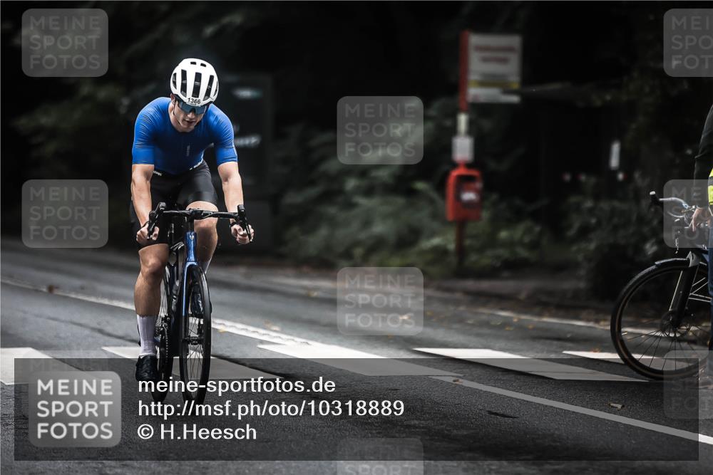 13.09.2026 - Stadtparktriathlon H.Heesch http://msf.ph/oto/10318889 13.09.2026 13:03:02 Radfahren 1100, 1251, 1366, 1417 meine-sportfotos.de