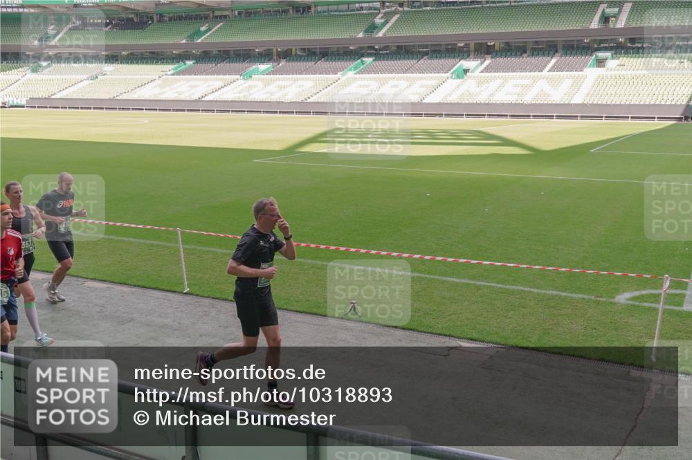 13.09.2026 - 21. swb-Marathon Bremen Michael Burmester http://msf.ph/oto/10318893 13.09.2026 12:54:04 Laufen im Stadion 102, 145, 161, 189, 201, 313, 376, 385, 461, 472, 481, 541, 560, 615, 616, 666, 675, 696, 740, 755, 816, 827, 982, 985, 987, 1053, 1056, 1076, 1207, 1252, 1297, 1419, 1433, 1445, 1468, 1528, 1542, 1551, 1631, 1658, 1664, 1704, 1707, 1814, 2043, 2055, 2280, 2350, 2362, 2390, 2401, 2422, 2454, 2499, 2623, 2701, 2733, 2801, 2820, 2824, 2858, 2870, 2882, 2913, 2922, 2962, 2971, 2997, 3012, 3054, 3134, 3206, 3236, 3241, 3356, 3357, 3362, 3413, 4605 meine-sportfotos.de