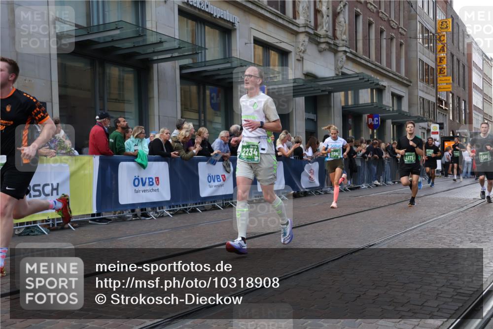 13.09.2026 - 21. swb-Marathon Bremen Strokosch-Dieckow http://msf.ph/oto/10318908 13.09.2026 13:17:19 Ziel 560, 771, 1297, 2008, 2125, 2234, 2812, 3051, 3760, 4171, 4374, 4498, 4499, 4620, 5041, 5550, 5817, 6803, 7901, 8100, 8250, 8253, 8446, 8532, 8714, 9075, 9400, 9505, 13107, 842, 2052, 3148, 3246, 4156, 4805, 6095, 6624, 6704, 6734, 6759, 6953, 7284, 8111, 8418, 8858 meine-sportfotos.de