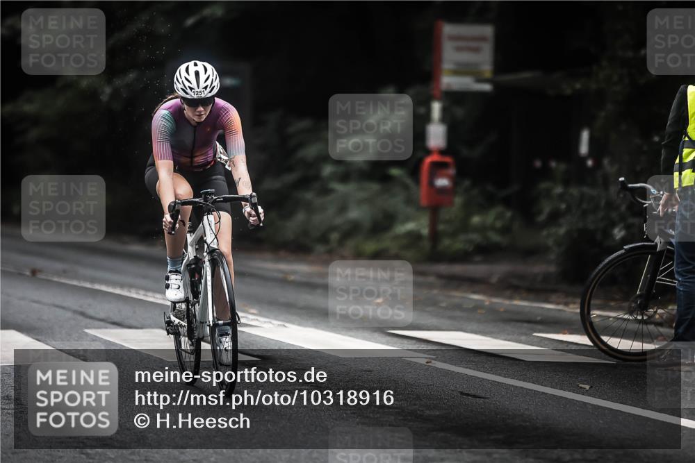 13.09.2026 - Stadtparktriathlon H.Heesch http://msf.ph/oto/10318916 13.09.2026 13:03:03 Radfahren 1100, 1251, 1257, 1366, 1417 meine-sportfotos.de
