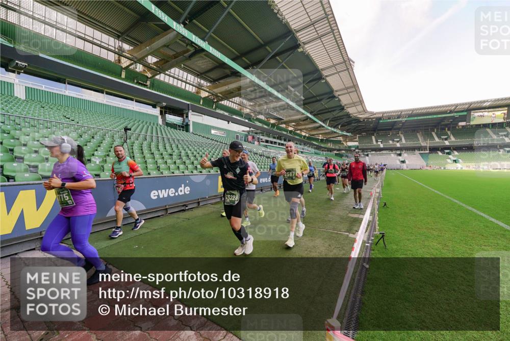 13.09.2026 - 21. swb-Marathon Bremen Michael Burmester http://msf.ph/oto/10318918 13.09.2026 13:17:22 Laufen im Stadion 134, 153, 231, 267, 271, 311, 404, 449, 588, 612, 732, 753, 837, 990, 1057, 1185, 1312, 1424, 1425, 1465, 1539, 1790, 1813, 1825, 1844, 1868, 1987, 2056, 2067, 2096, 2259, 2351, 2357, 2358, 2363, 2381, 2389, 2419, 2532, 2550, 2562, 2579, 2586, 2601, 2647, 2655, 2664, 2678, 2698, 2778, 2797, 2799, 2821, 2846, 2880, 2893, 2974, 2984, 2996, 3104, 3133, 3146, 3180, 3195, 3210, 3213, 3314, 3331, 3337, 3366, 3387, 3421, 3431, 3476, 3479, 3501, 3506, 3537, 3548, 3633, 3654 meine-sportfotos.de