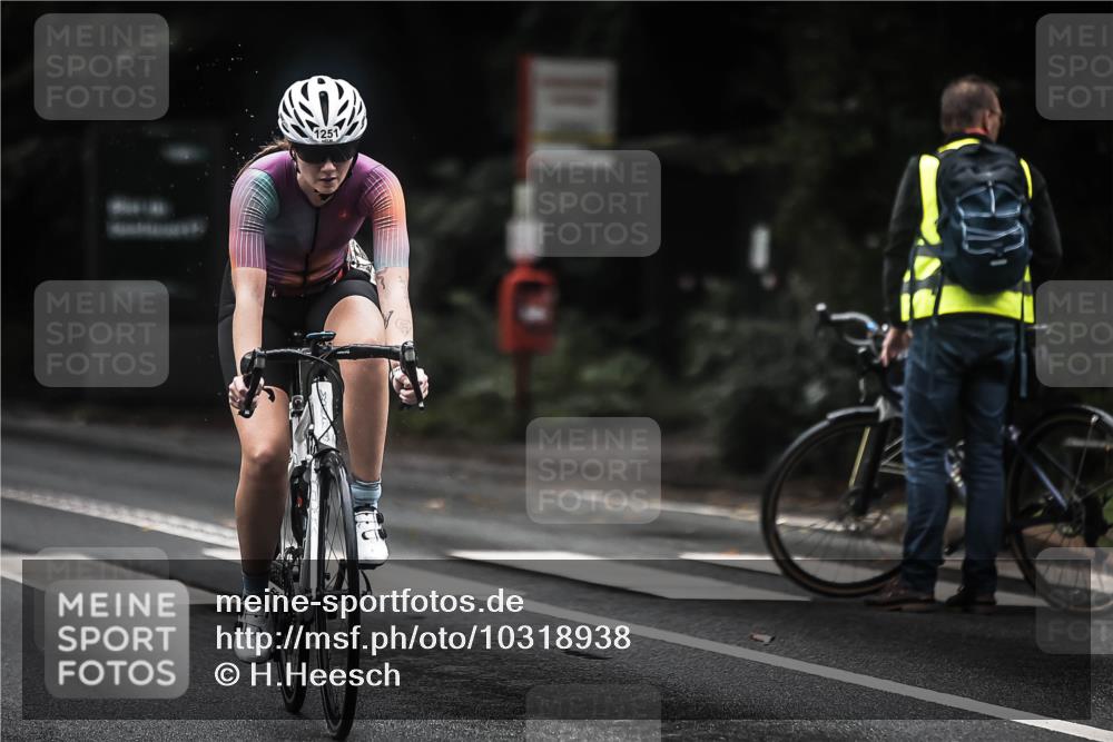13.09.2026 - Stadtparktriathlon H.Heesch http://msf.ph/oto/10318938 13.09.2026 13:03:04 Radfahren 1100, 1251, 1257, 1366 meine-sportfotos.de