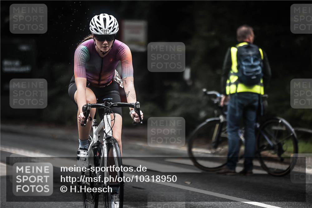 13.09.2026 - Stadtparktriathlon H.Heesch http://msf.ph/oto/10318950 13.09.2026 13:03:04 Radfahren 1100, 1251, 1257, 1366 meine-sportfotos.de