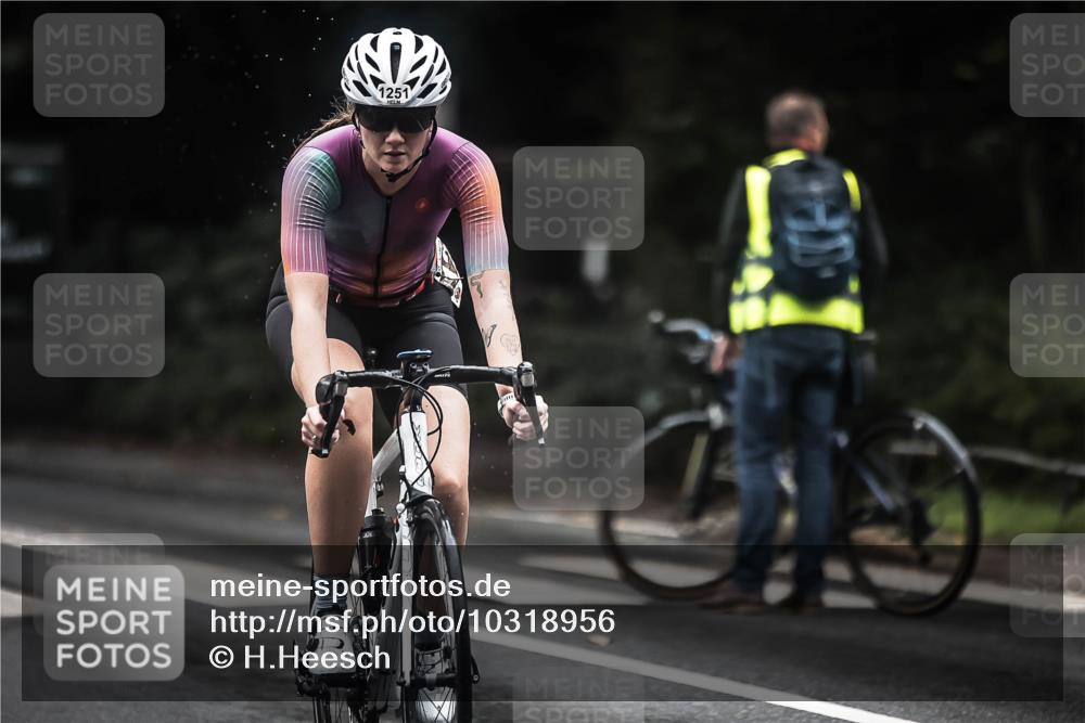 13.09.2026 - Stadtparktriathlon H.Heesch http://msf.ph/oto/10318956 13.09.2026 13:03:04 Radfahren 1100, 1251, 1257, 1366 meine-sportfotos.de