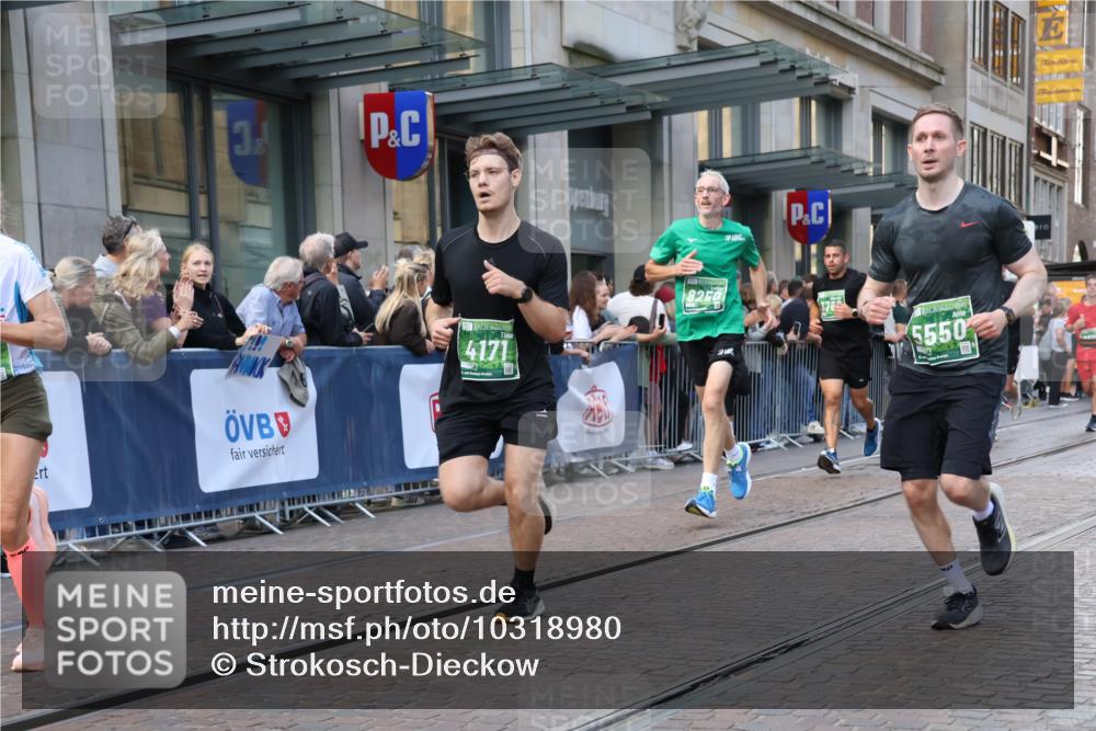 13.09.2026 - 21. swb-Marathon Bremen Strokosch-Dieckow http://msf.ph/oto/10318980 13.09.2026 13:17:20 Ziel 560, 771, 1297, 2008, 2125, 2234, 2812, 3051, 3760, 4171, 4286, 4374, 4498, 4499, 4620, 5041, 5530, 5550, 5817, 6803, 7901, 8100, 8250, 8253, 8446, 8532, 8714, 9075, 9400, 9505, 13107, 842, 2052, 3148, 3246, 4156, 4805, 6095, 6624, 6704, 6734, 6759, 6953, 7284, 8111, 8418, 8858 meine-sportfotos.de