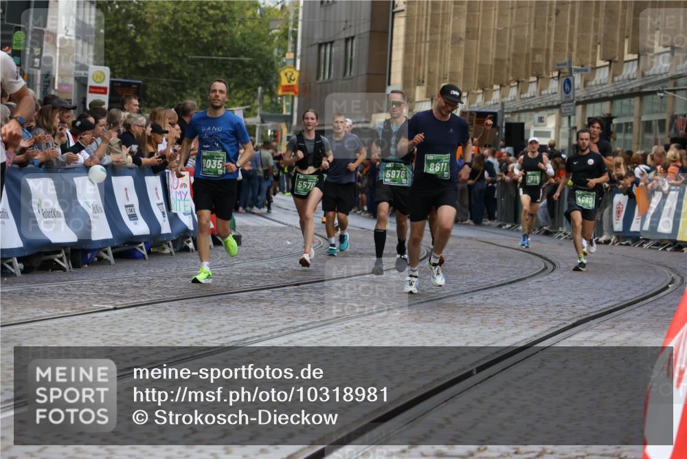 13.09.2026 - 21. swb-Marathon Bremen Strokosch-Dieckow http://msf.ph/oto/10318981 13.09.2026 13:07:31 Ziel 1540, 1863, 3118, 3794, 3973, 4808, 6053, 7636, 7876, 8980, 9708, 9927, 819, 969, 2135, 4852, 4990, 5570, 5976, 7558, 7803, 8611, 8737, 9035, 9356 meine-sportfotos.de