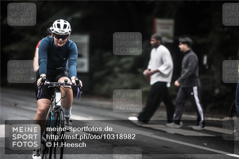 13.09.2026 - Stadtparktriathlon H.Heesch http://msf.ph/oto/10318982 13.09.2026 13:03:08 Radfahren 1100, 1234, 1251, 1257 meine-sportfotos.de