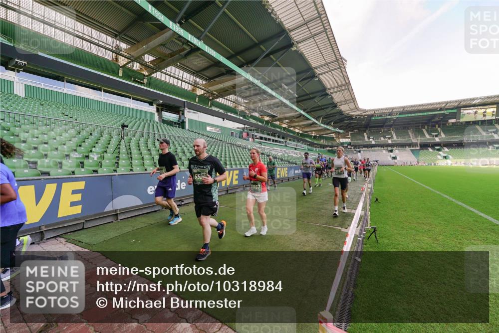 13.09.2026 - 21. swb-Marathon Bremen Michael Burmester http://msf.ph/oto/10318984 13.09.2026 13:17:30 Laufen im Stadion 134, 153, 231, 267, 271, 311, 404, 449, 588, 732, 753, 837, 990, 1057, 1185, 1312, 1424, 1425, 1465, 1539, 1790, 1813, 1825, 1844, 1868, 1987, 2056, 2067, 2096, 2123, 2259, 2351, 2357, 2358, 2363, 2381, 2389, 2419, 2532, 2550, 2562, 2579, 2586, 2601, 2647, 2655, 2664, 2698, 2778, 2797, 2799, 2821, 2846, 2849, 2880, 2893, 2974, 2984, 2996, 3104, 3133, 3146, 3180, 3195, 3210, 3213, 3314, 3337, 3366, 3387, 3421, 3431, 3476, 3479, 3501, 3506, 3537, 3548, 3633, 3654, 3740 meine-sportfotos.de