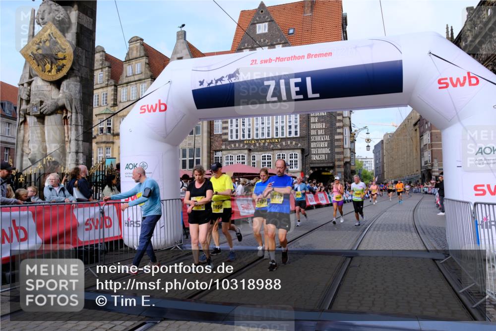 13.09.2026 - 21. swb-Marathon Bremen Tim E. http://msf.ph/oto/10318988 13.09.2026 10:58:07 Ziel 10078, 10460, 10559, 10565, 10707, 10728, 11136, 11153, 11332, 11532, 11568, 11824, 11856, 11863, 12222, 12228, 12231, 12264, 12427, 12551, 12555 meine-sportfotos.de