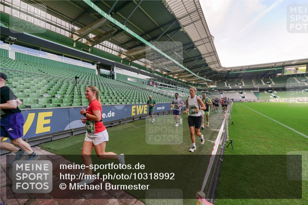 13.09.2026 - 21. swb-Marathon Bremen Michael Burmester http://msf.ph/oto/10318992 13.09.2026 13:17:30 Laufen im Stadion 134, 153, 231, 267, 271, 311, 404, 449, 588, 732, 753, 837, 990, 1057, 1185, 1312, 1424, 1425, 1465, 1539, 1790, 1813, 1825, 1844, 1868, 1987, 2056, 2067, 2096, 2123, 2259, 2351, 2357, 2358, 2363, 2381, 2389, 2419, 2532, 2550, 2562, 2579, 2586, 2601, 2647, 2655, 2664, 2698, 2778, 2797, 2799, 2821, 2846, 2849, 2880, 2893, 2974, 2984, 2996, 3104, 3133, 3146, 3180, 3195, 3210, 3213, 3314, 3337, 3366, 3387, 3421, 3431, 3476, 3479, 3501, 3506, 3537, 3548, 3633, 3654, 3740 meine-sportfotos.de