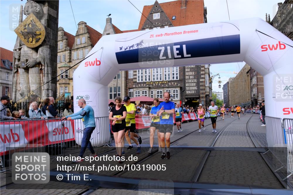 13.09.2026 - 21. swb-Marathon Bremen Tim E. http://msf.ph/oto/10319005 13.09.2026 10:58:07 Ziel 10078, 10460, 10559, 10565, 10707, 10728, 11136, 11153, 11332, 11532, 11568, 11824, 11856, 11863, 12222, 12228, 12231, 12264, 12427, 12551, 12555 meine-sportfotos.de