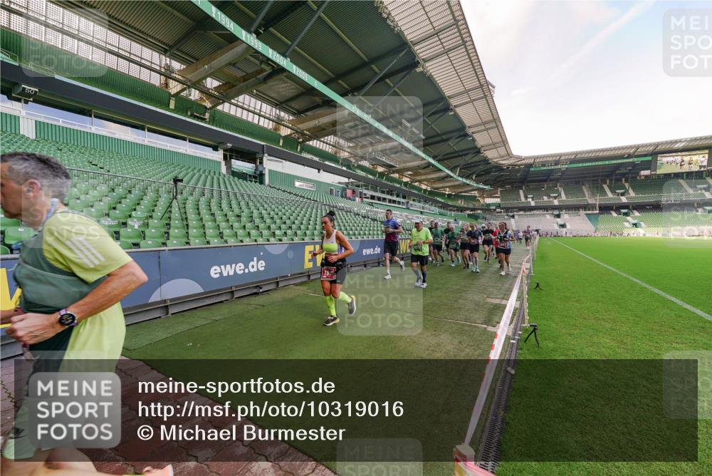 13.09.2026 - 21. swb-Marathon Bremen Michael Burmester http://msf.ph/oto/10319016 13.09.2026 13:17:33 Laufen im Stadion 134, 153, 231, 267, 271, 311, 404, 449, 588, 732, 753, 837, 990, 1057, 1185, 1312, 1424, 1425, 1465, 1539, 1790, 1813, 1825, 1844, 1868, 1987, 2056, 2067, 2096, 2123, 2259, 2351, 2357, 2358, 2363, 2381, 2389, 2419, 2532, 2550, 2562, 2579, 2586, 2601, 2614, 2647, 2655, 2664, 2778, 2797, 2799, 2821, 2846, 2849, 2880, 2893, 2974, 2984, 2996, 3104, 3133, 3146, 3180, 3195, 3210, 3213, 3314, 3337, 3366, 3387, 3421, 3431, 3476, 3479, 3501, 3506, 3537, 3548, 3633, 3654, 3740 meine-sportfotos.de