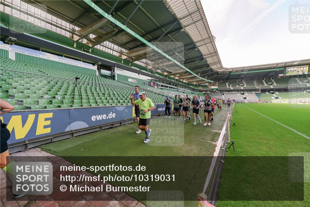 13.09.2026 - 21. swb-Marathon Bremen Michael Burmester http://msf.ph/oto/10319031 13.09.2026 13:17:34 Laufen im Stadion 134, 153, 231, 267, 271, 311, 404, 449, 588, 732, 753, 837, 990, 1057, 1185, 1312, 1424, 1425, 1465, 1539, 1790, 1813, 1825, 1844, 1868, 1987, 2056, 2067, 2096, 2123, 2259, 2351, 2357, 2358, 2363, 2381, 2389, 2419, 2532, 2550, 2562, 2579, 2586, 2601, 2614, 2647, 2655, 2778, 2797, 2799, 2821, 2849, 2880, 2893, 2974, 2984, 2996, 2999, 3104, 3146, 3180, 3195, 3210, 3213, 3314, 3337, 3366, 3387, 3421, 3431, 3476, 3479, 3501, 3506, 3537, 3548, 3633, 3654, 3740 meine-sportfotos.de