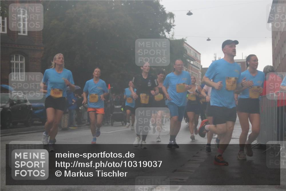 13.09.2026 - Kiel Lauf Markus Tischler http://msf.ph/oto/10319037 13.09.2026 10:50:12 Fleethörn 2438, 3435, 3778, 10715, 2293 meine-sportfotos.de