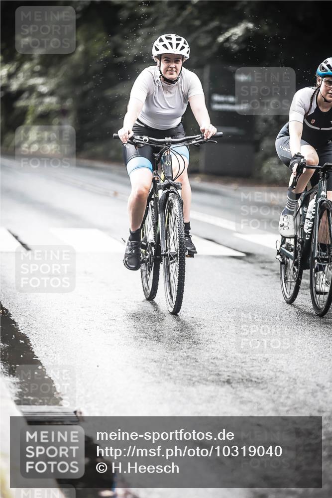 13.09.2026 - Stadtparktriathlon H.Heesch http://msf.ph/oto/10319040 13.09.2026 11:55:01 Radfahren 733, 754, 859, 891, 897, 1017 meine-sportfotos.de