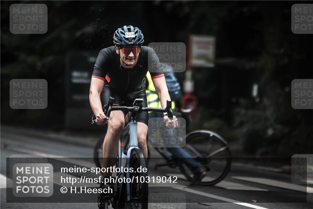 13.09.2026 - Stadtparktriathlon H.Heesch http://msf.ph/oto/10319042 13.09.2026 13:03:13 Radfahren 1100, 1234, 1257, 1426 meine-sportfotos.de